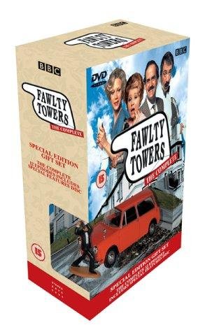 Фото - Отель «Фолти Тауэрс»: 293x475 / 38 Кб