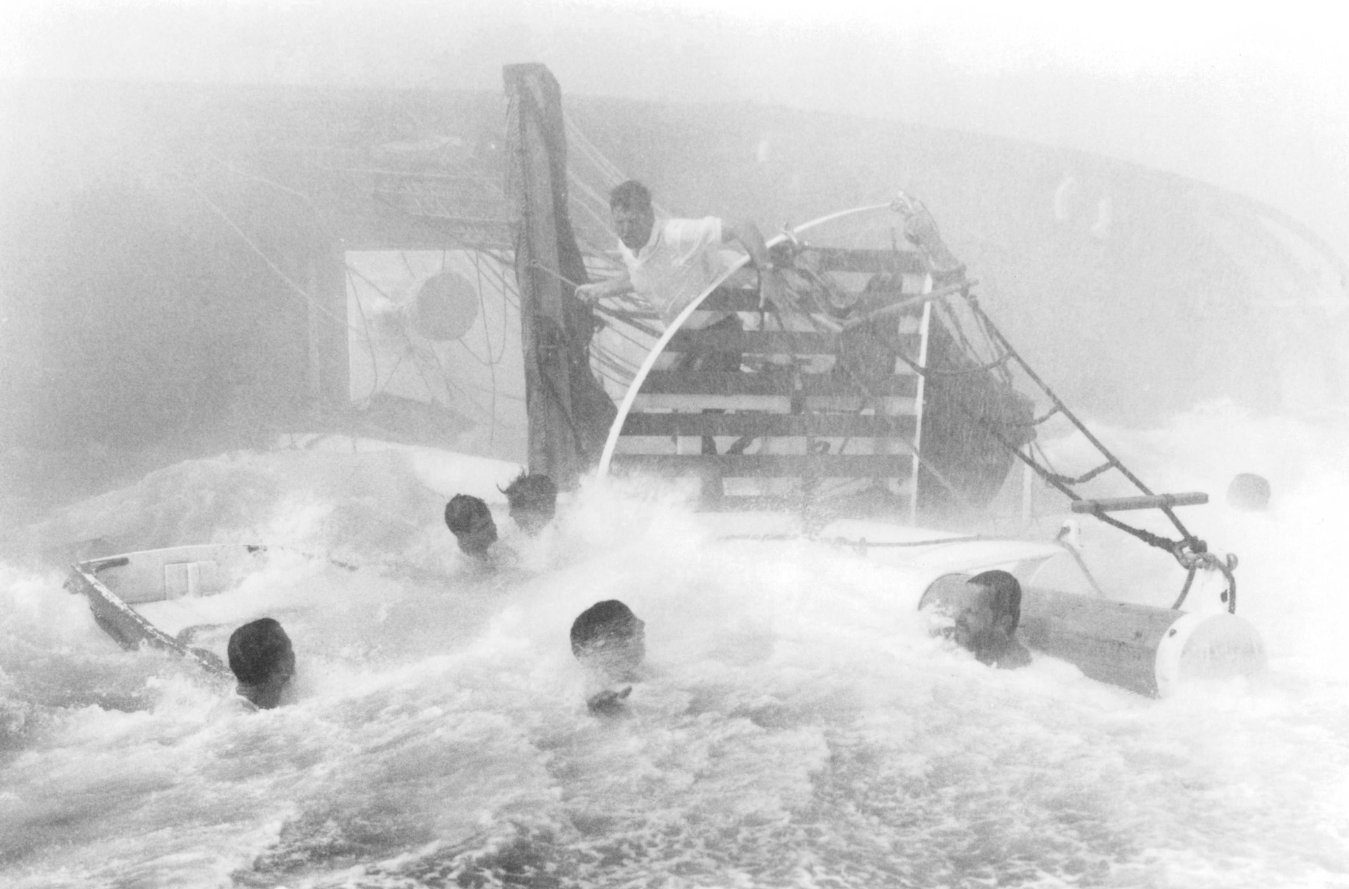 Фото - Белый шквал: 1349x889 / 149 Кб