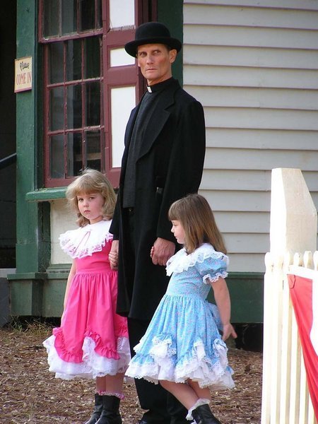 Фото - 2001 Маньяк: 450x600 / 63 Кб