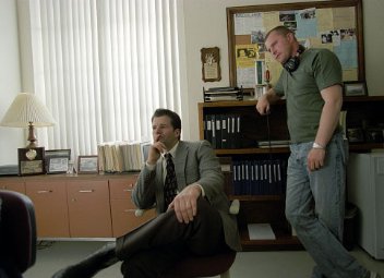 Фото - Дом из песка и тумана: 352x255 / 20 Кб