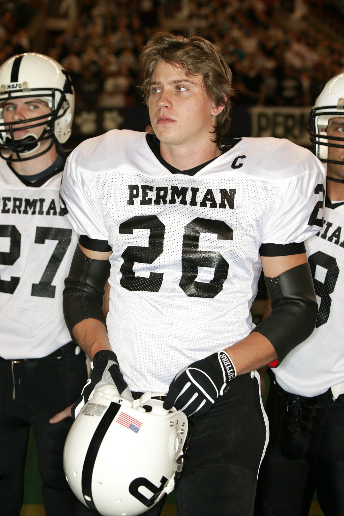 Фото - Огни ночной пятницы: 1365x2048 / 437 Кб