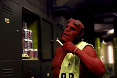 Фото - Хеллбой II: Золотая армия: 399x265 / 18 Кб