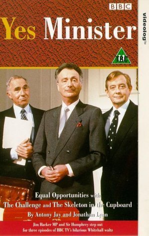 Фото - Да, господин министр : 299x475 / 44 Кб