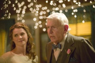 Фото - Официантка: 321x212 / 17 Кб