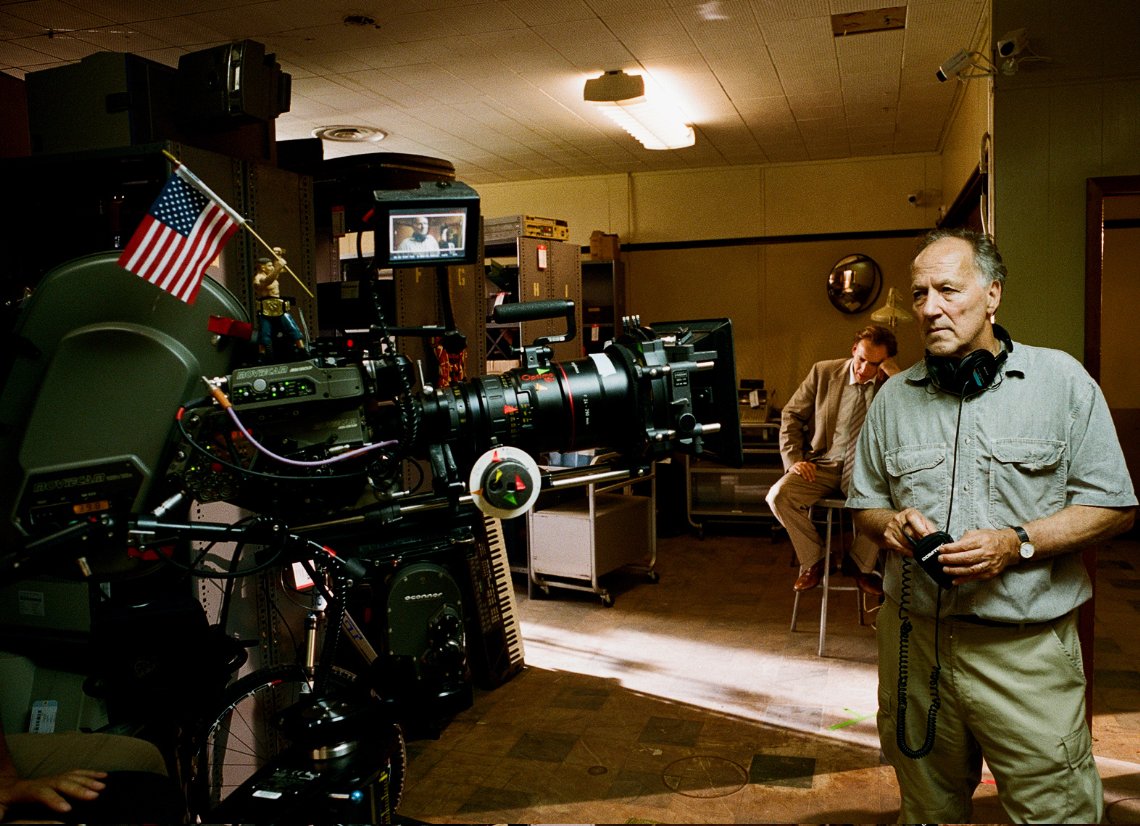 Фото - Плохой лейтенант: 1140x826 / 199 Кб