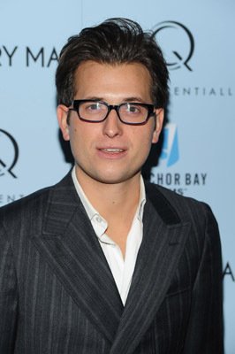 Фото - Сексоголик: 266x400 / 20 Кб