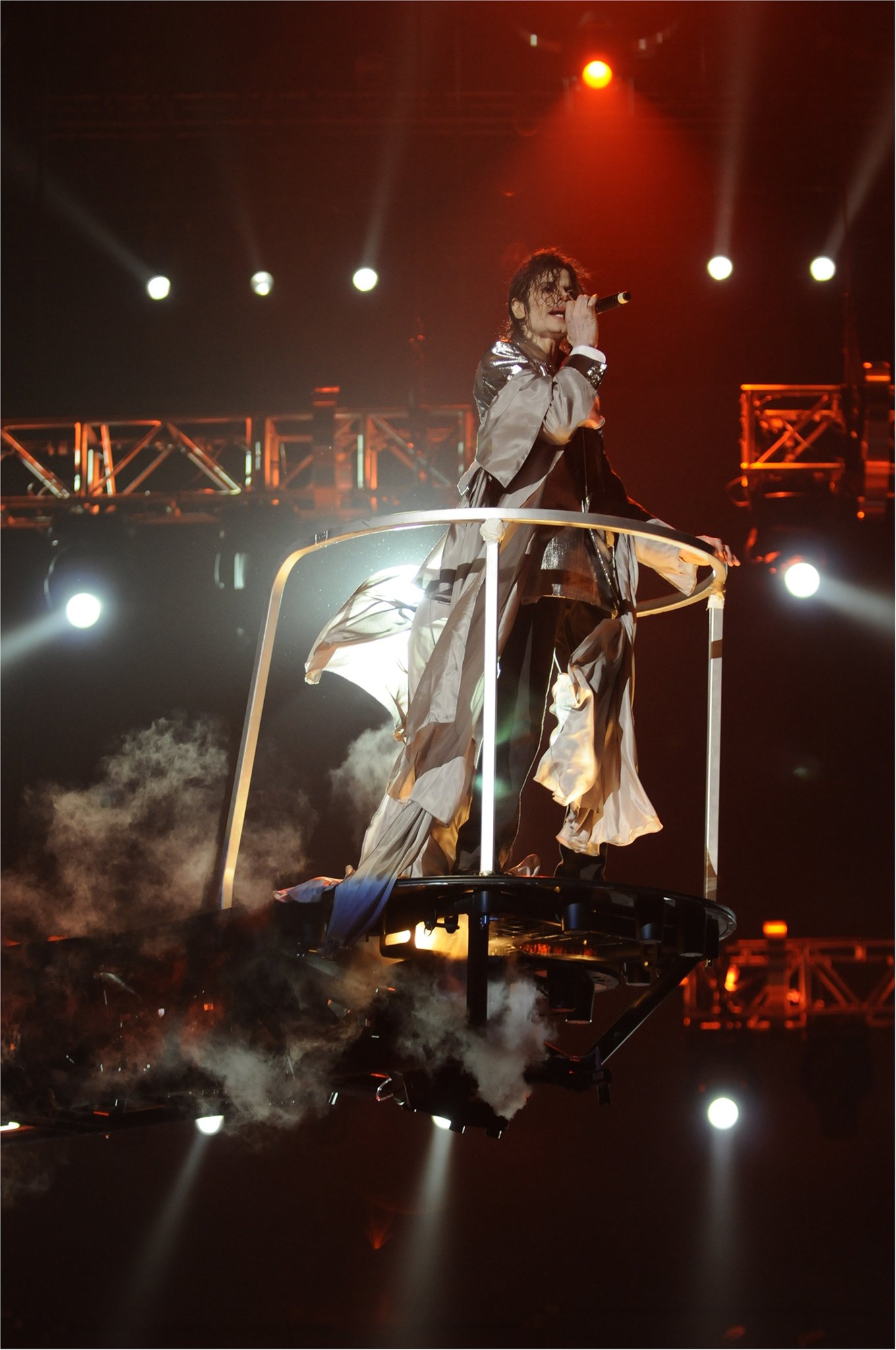 Фото - Майкл Джексон: Вот и все: 1360x2048 / 276 Кб