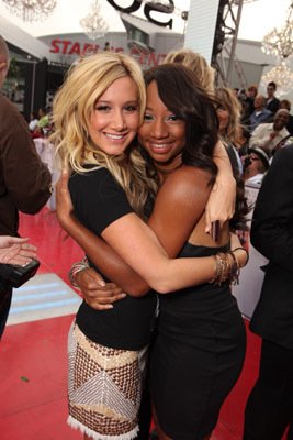 Фото - Майкл Джексон: Вот и все: 267x400 / 28 Кб