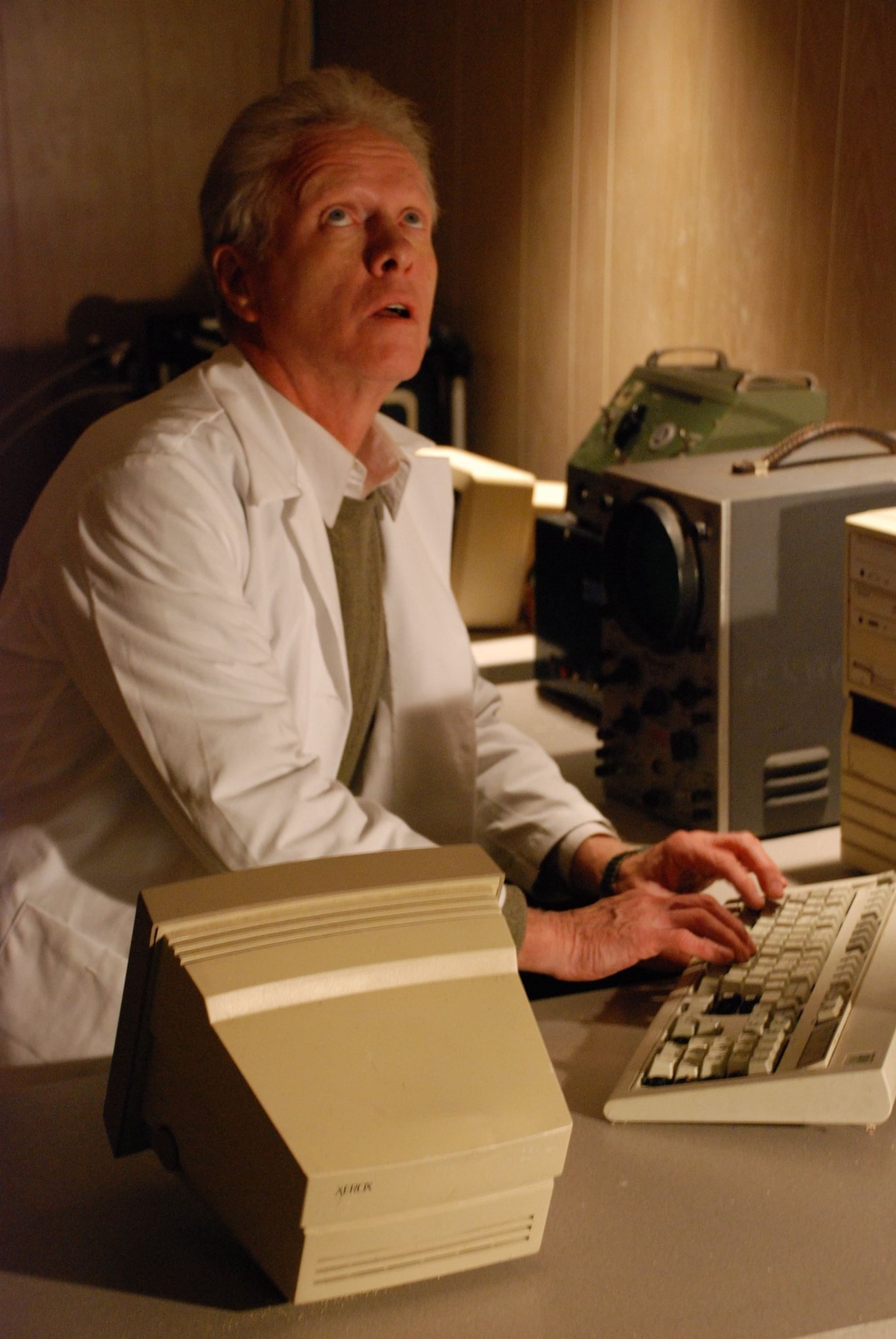 Фото - Awoken: 1371x2048 / 295 Кб