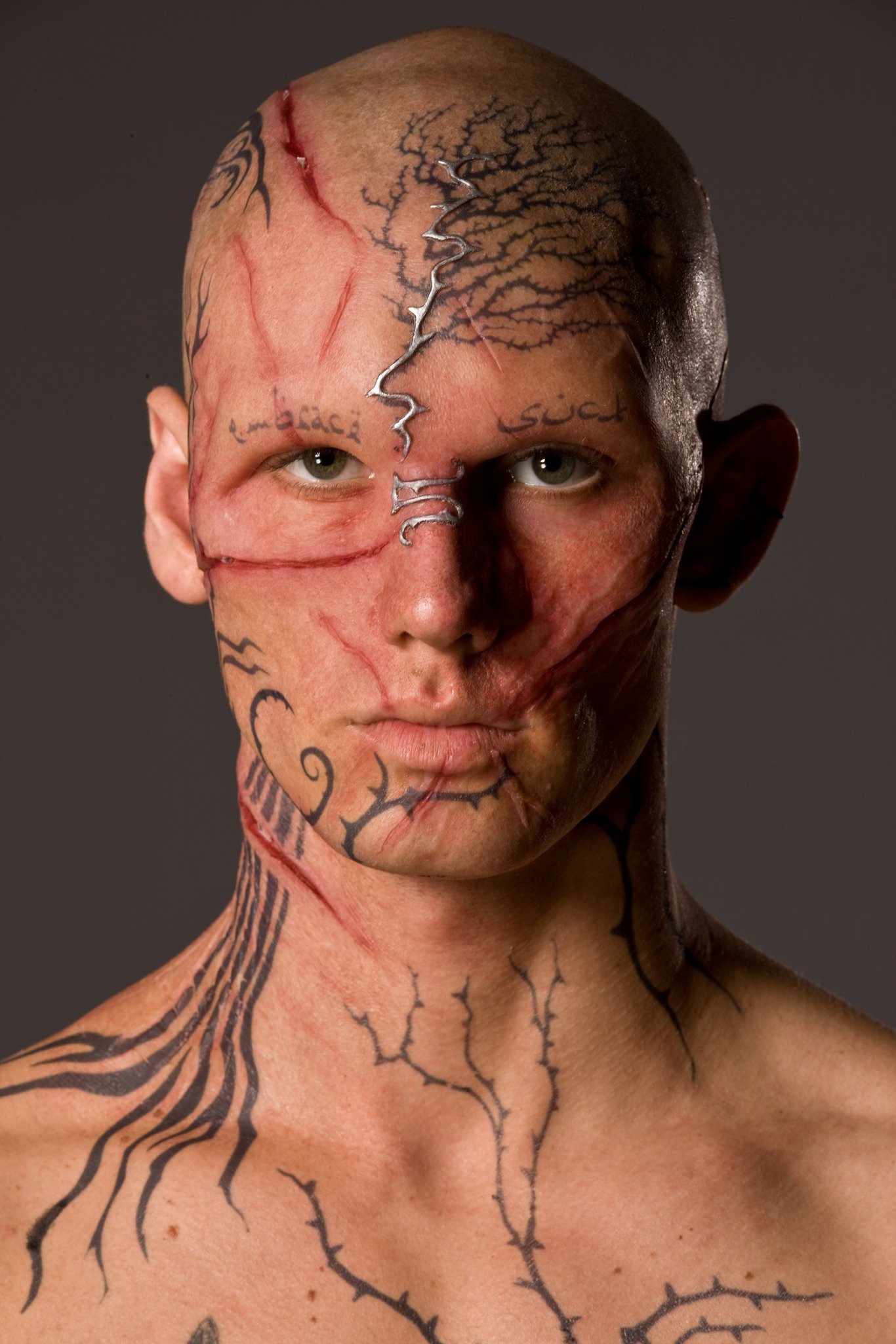 Фото - Страшно красив: 1366x2048 / 363 Кб