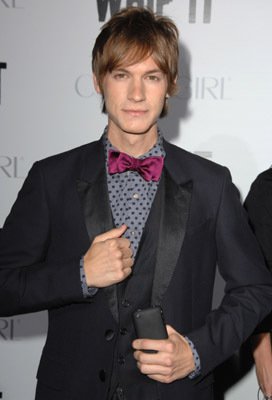 Фото - Катись!: 272x400 / 17 Кб