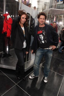 Фото - Майкл Джексон: Вот и все: 267x400 / 26 Кб