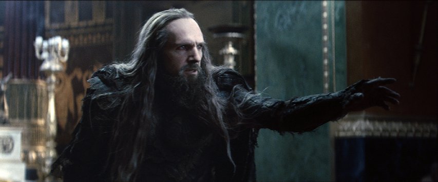 Фото - Битва титанов: 853x355 / 42 Кб