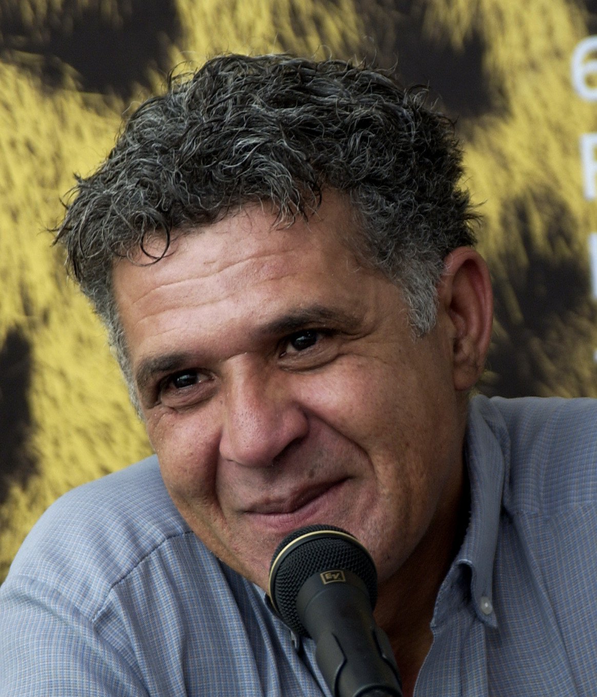 Фото - The Yellow House: 1164x1359 / 303 Кб