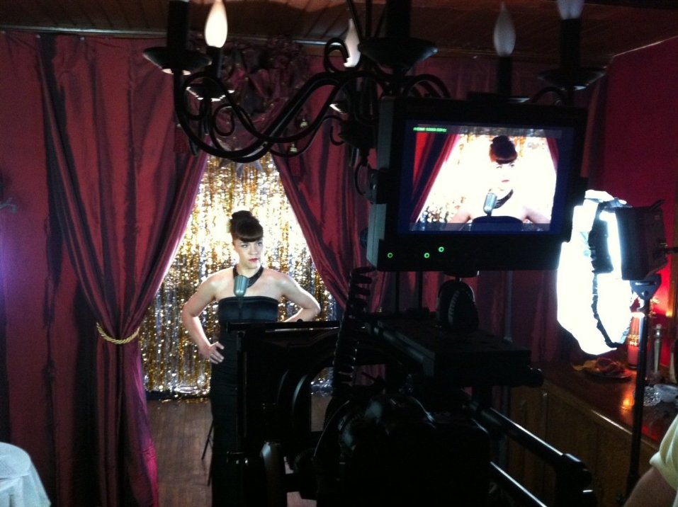 Фото - Bathing & the Single Girl: 957x716 / 107 Кб