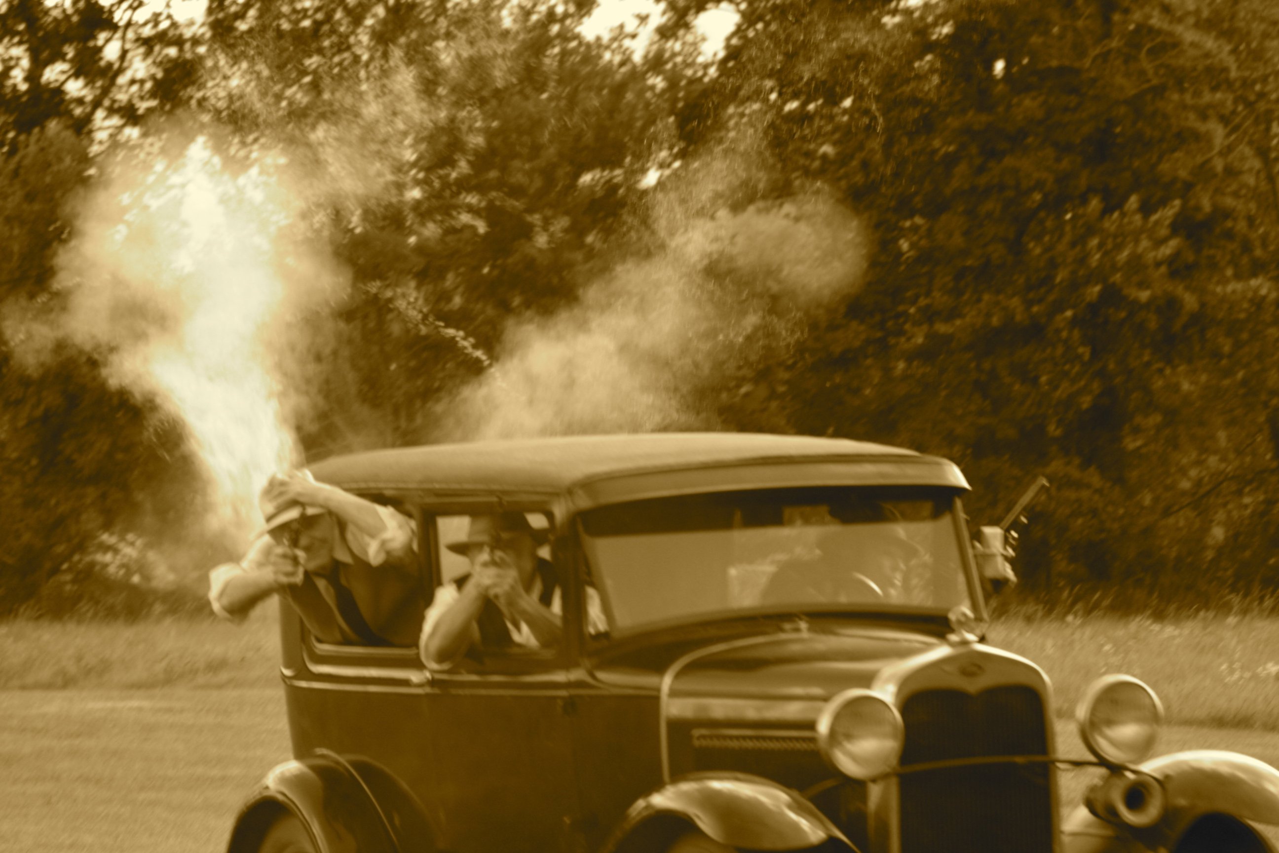 Фото - Against the Wind: 2592x1728 / 429 Кб