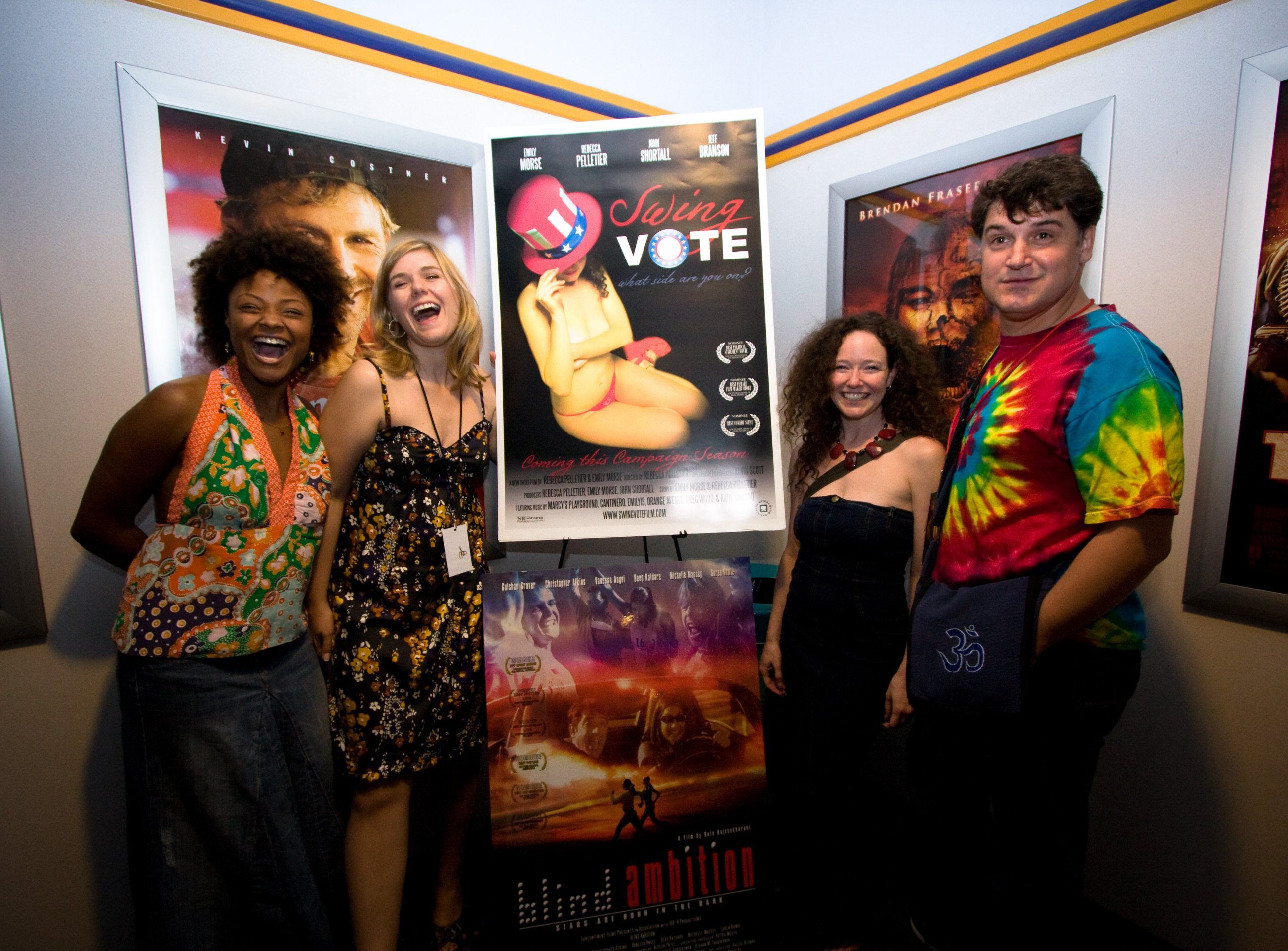 Фото - Swing Vote: What Side Are You On?: 2592x1913 / 713 Кб