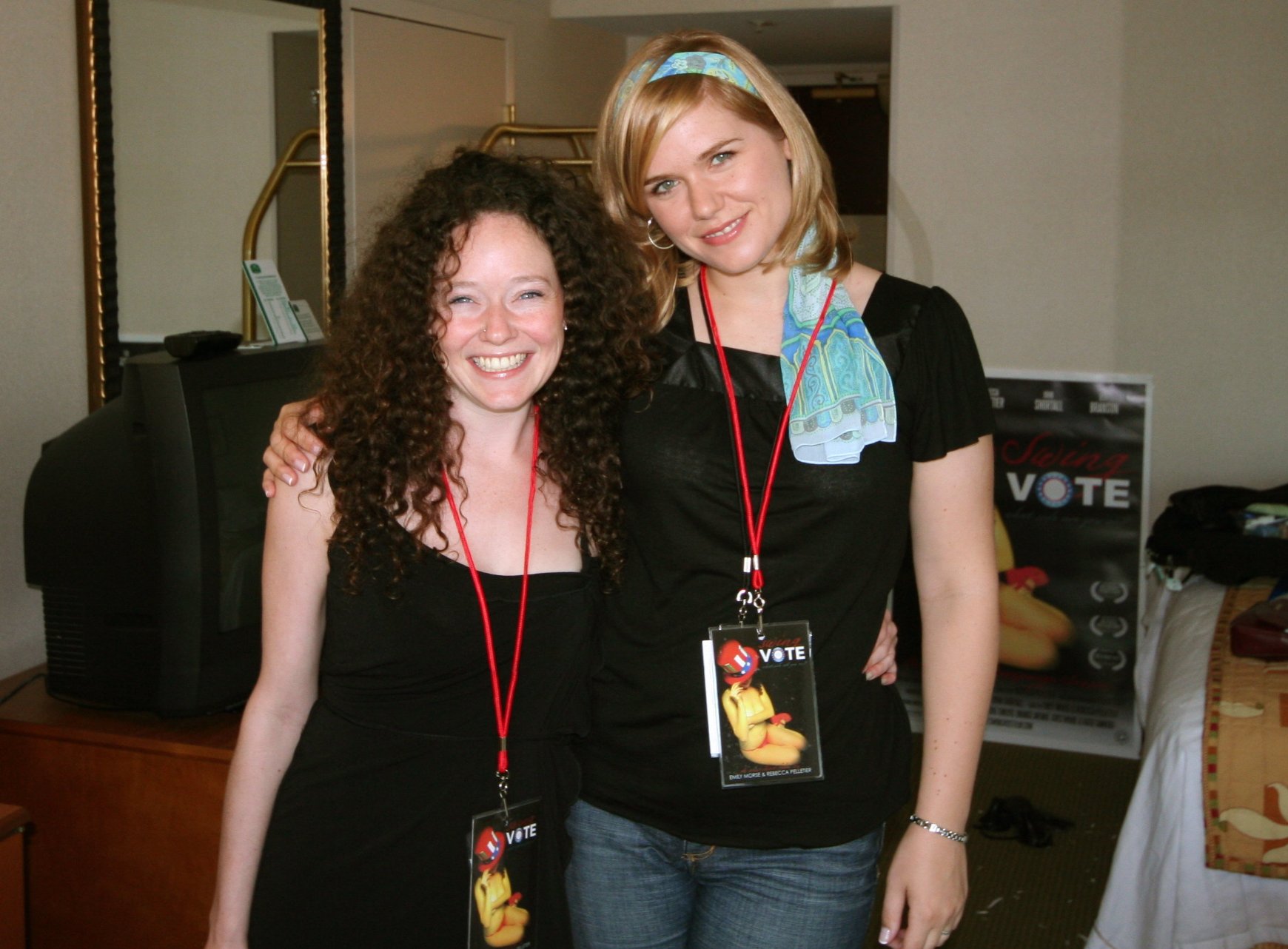 Фото - Swing Vote: What Side Are You On?: 1740x1282 / 258 Кб