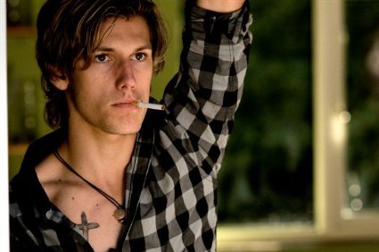 Фото - Истерзанный: 425x282 / 26 Кб