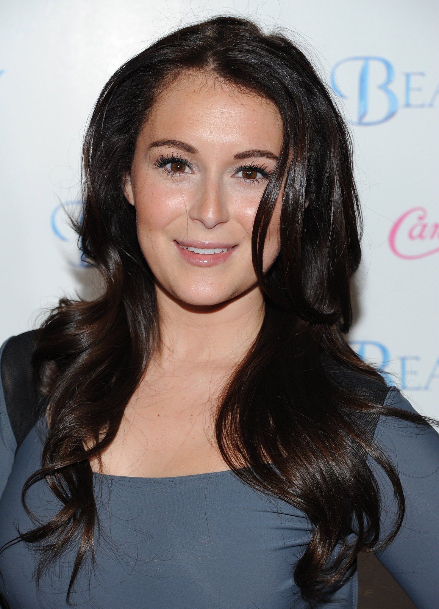 Фото - Страшно красив: 1475x2048 / 535 Кб