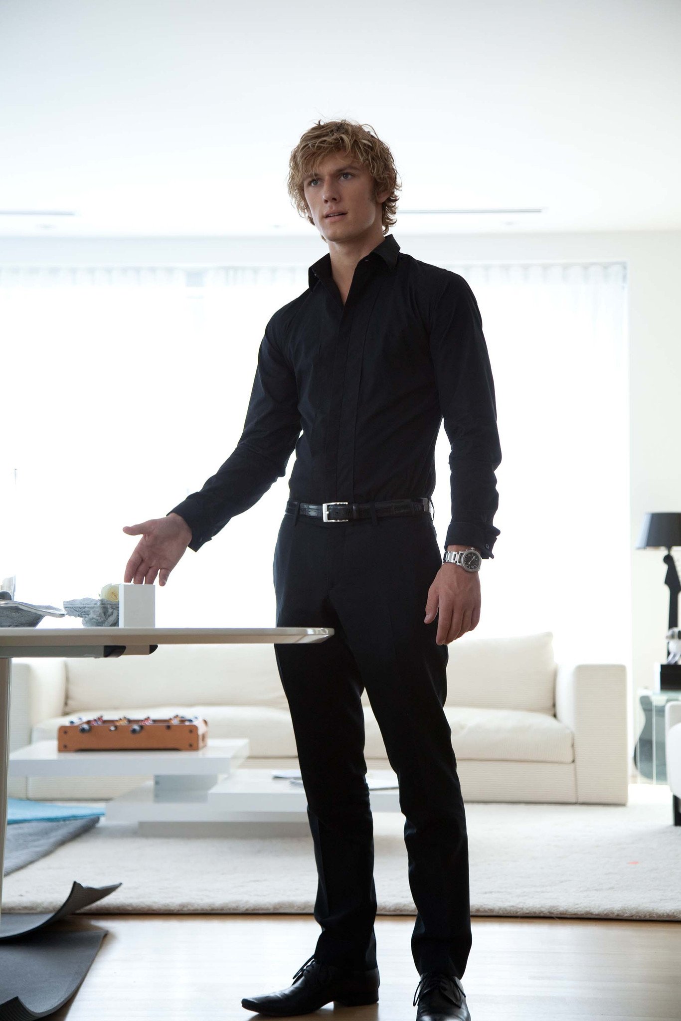 Фото - Страшно красив: 1366x2048 / 218 Кб