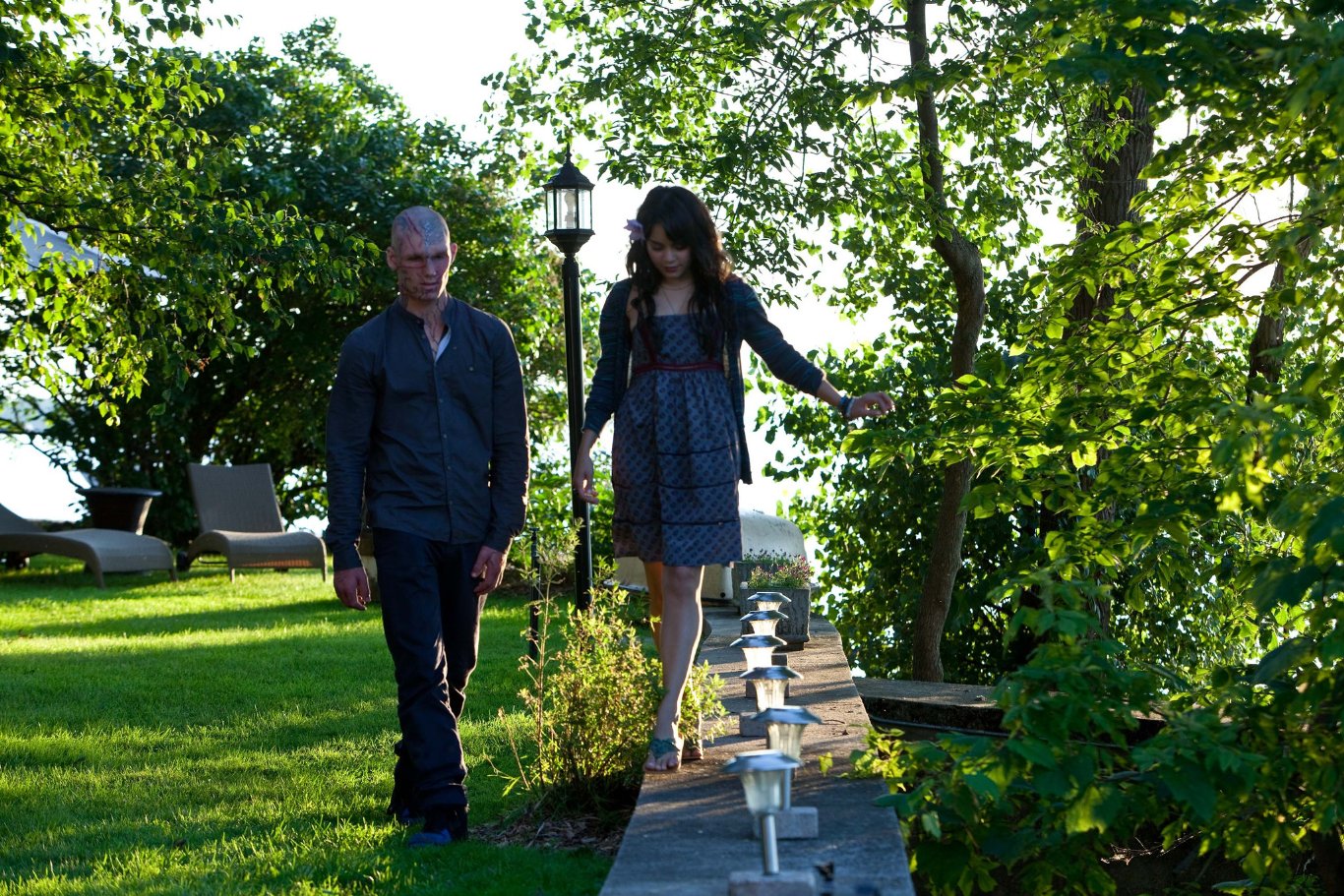 Фото - Страшно красив: 1366x911 / 448 Кб