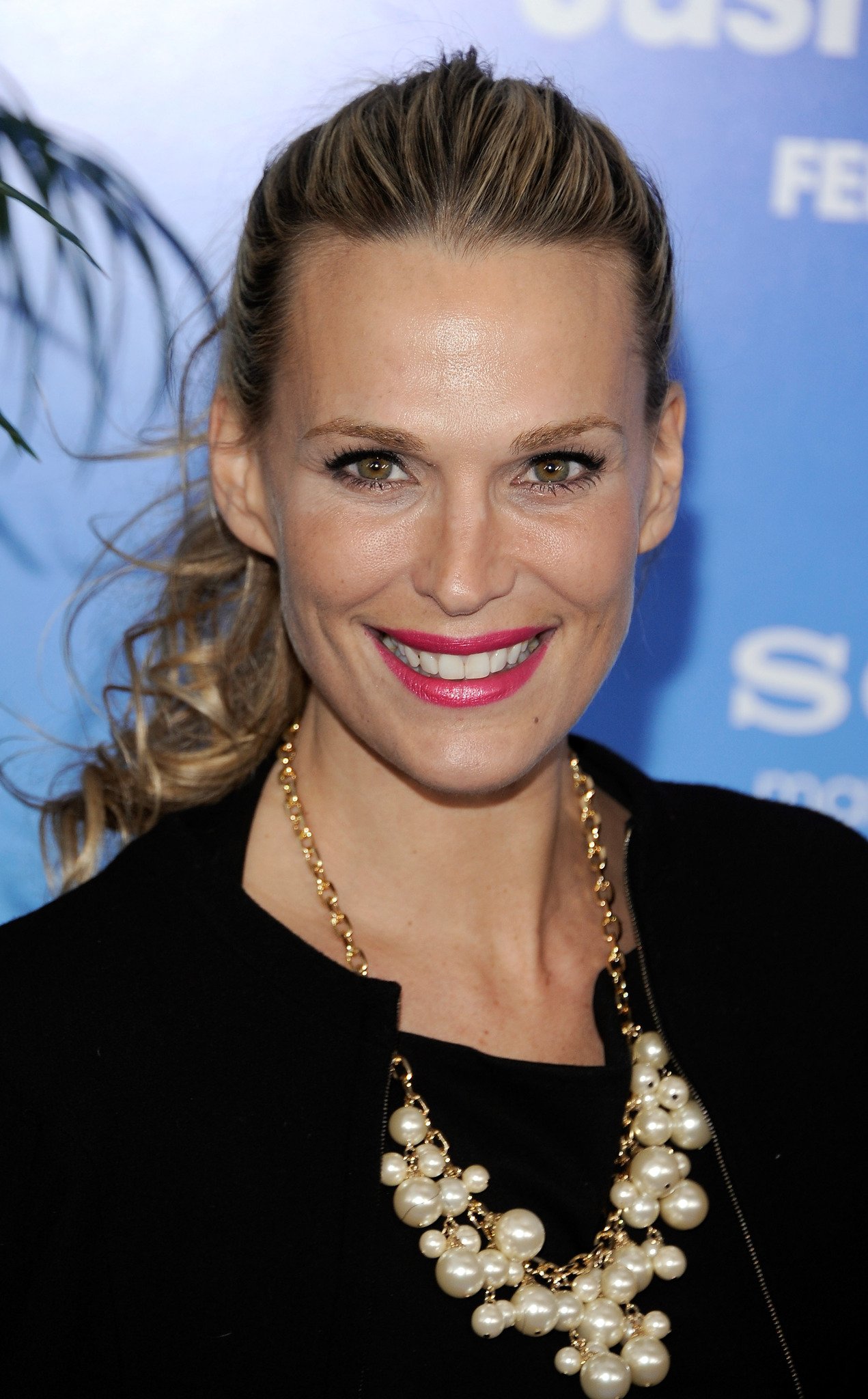 Фото - Притворись моей женой: 1271x2048 / 344 Кб