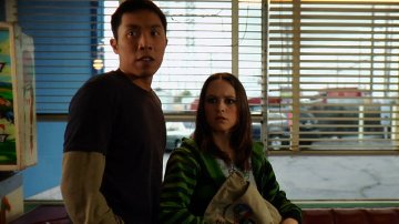 Фото - Broken Mirrors: 360x202 / 20 Кб