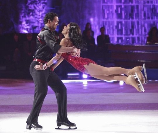 Фото - Skating with the Stars



(TV Series 2010): 540x456 / 41 Кб