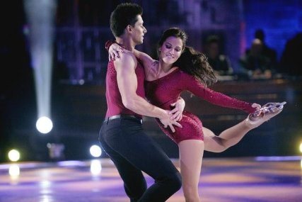 Фото - Skating with the Stars



(TV Series 2010): 427x285 / 23 Кб