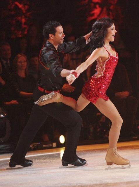 Фото - Skating with the Stars



(TV Series 2010): 476x640 / 45 Кб