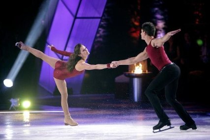 Фото - Skating with the Stars



(TV Series 2010): 427x285 / 23 Кб