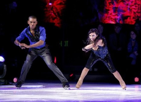 Фото - Skating with the Stars



(TV Series 2010): 466x339 / 28 Кб