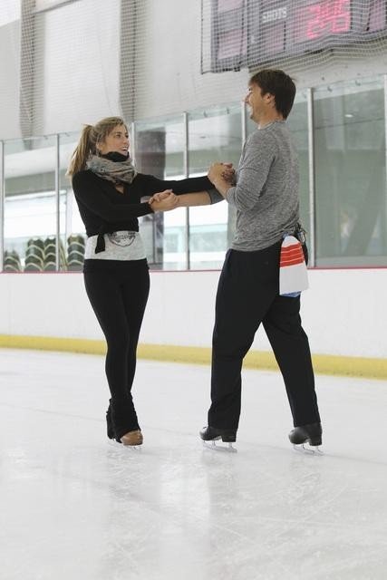 Фото - Skating with the Stars



(TV Series 2010): 427x640 / 38 Кб