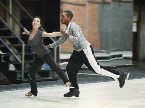 Фото - Skating with the Stars



(TV Series 2010): 477x356 / 30 Кб