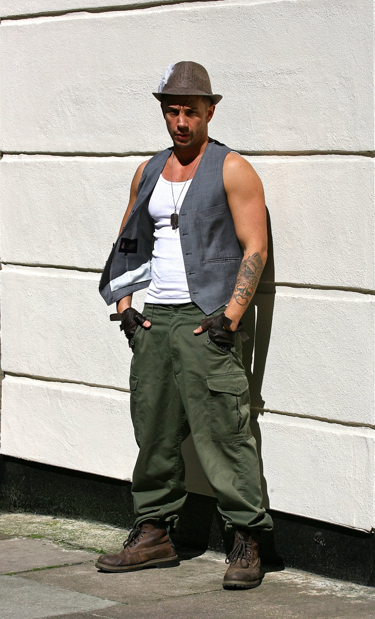 Фото - Creation: The Story Behind the Beginning: 1242x2048 / 752 Кб