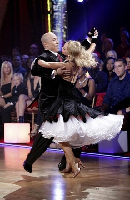 Фото - Танцы со звездами: 416x640 / 51 Кб