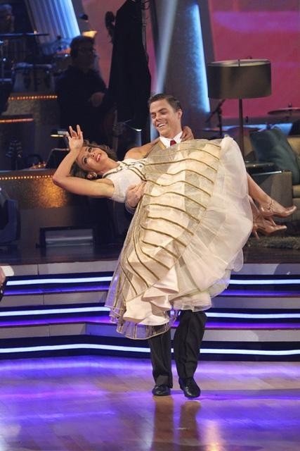 Фото - Танцы со звездами: 427x640 / 53 Кб