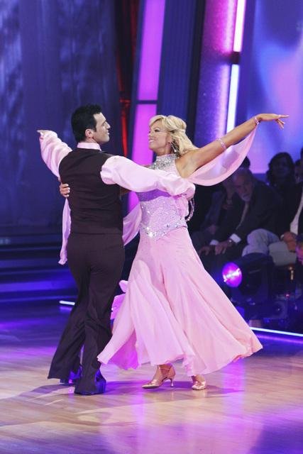 Фото - Танцы со звездами: 427x640 / 45 Кб