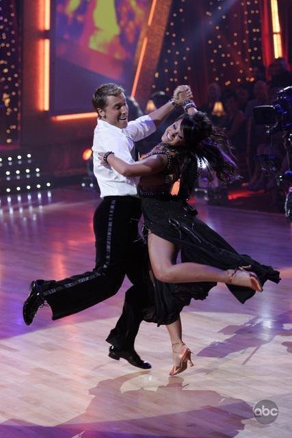 Фото - Танцы со звездами: 427x640 / 52 Кб