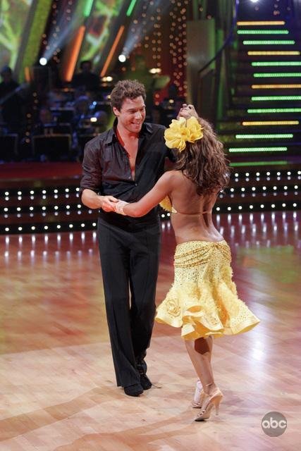 Фото - Танцы со звездами: 427x640 / 59 Кб