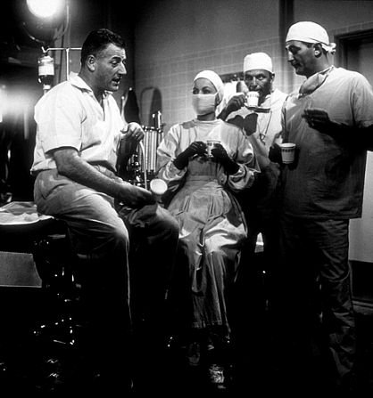 Фото - Не как чужой: 418x447 / 35 Кб