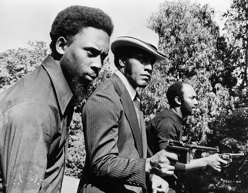 Фото - Беспорядки в Гарлеме: 798x622 / 154 Кб