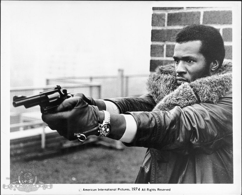 Фото - Беспорядки в Гарлеме: 825x665 / 104 Кб