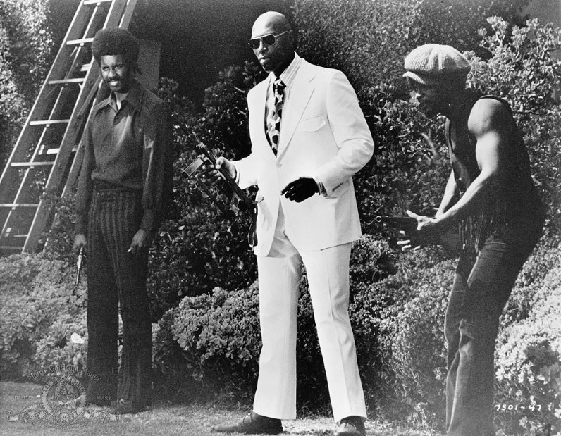 Фото - Беспорядки в Гарлеме: 796x619 / 161 Кб