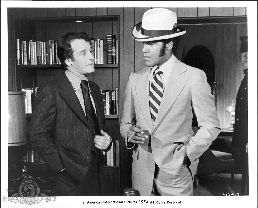 Фото - Беспорядки в Гарлеме: 827x669 / 106 Кб