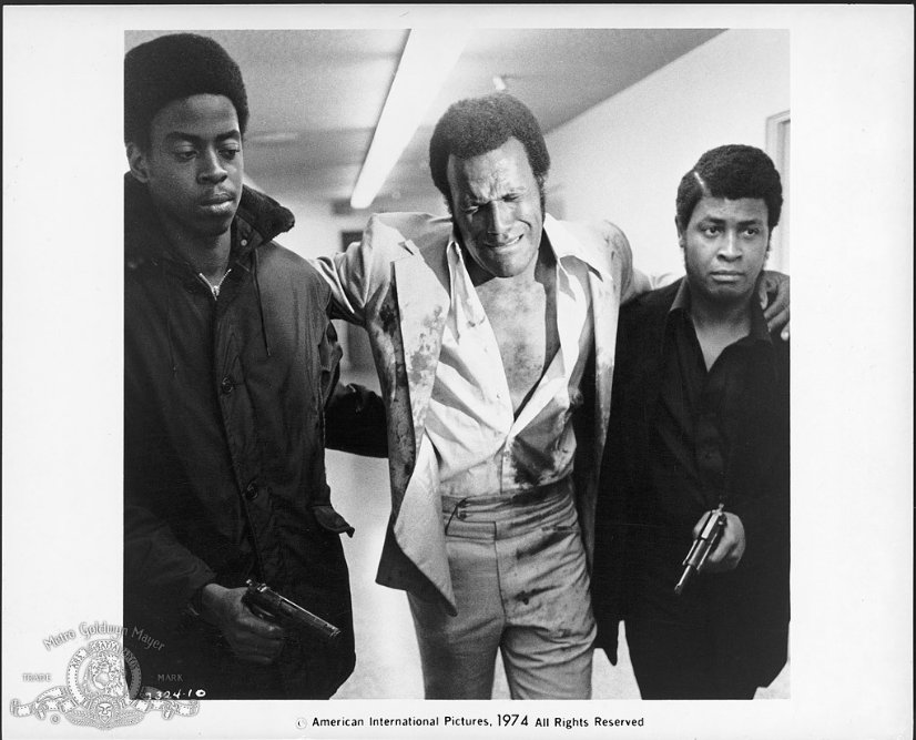 Фото - Беспорядки в Гарлеме: 826x667 / 89 Кб