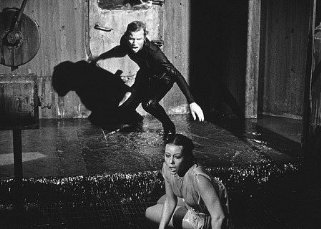 Фото - Бегство Логана: 321x229 / 21 Кб