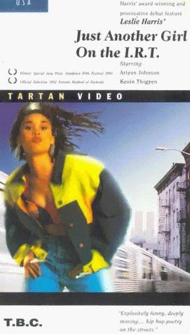 Фото - Просто ещё одна девушка, принимающая противозачаточные таблетки: 271x475 / 28 Кб