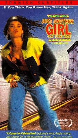 Фото - Просто ещё одна девушка, принимающая противозачаточные таблетки: 270x475 / 48 Кб